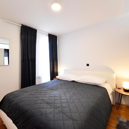 Lavir Apartment With Parking Zagreb Dış mekan fotoğraf