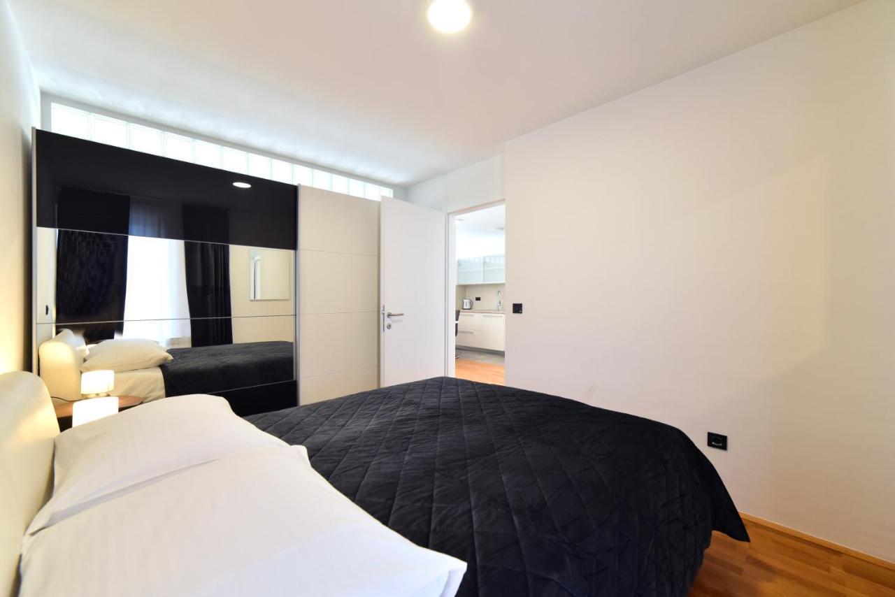 Lavir Apartment With Parking Zagreb Dış mekan fotoğraf