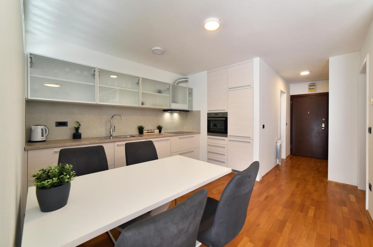 Lavir Apartment With Parking Zagreb Dış mekan fotoğraf