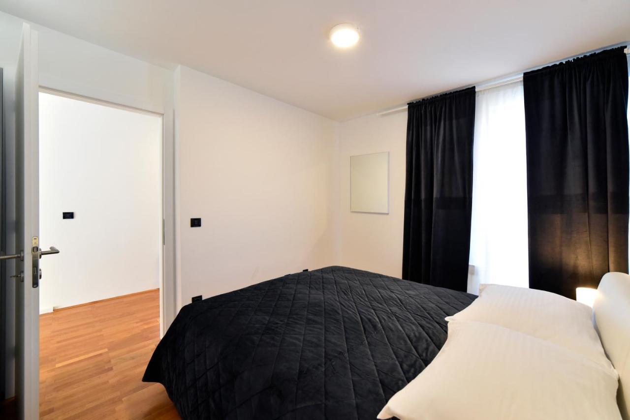Lavir Apartment With Parking Zagreb Dış mekan fotoğraf