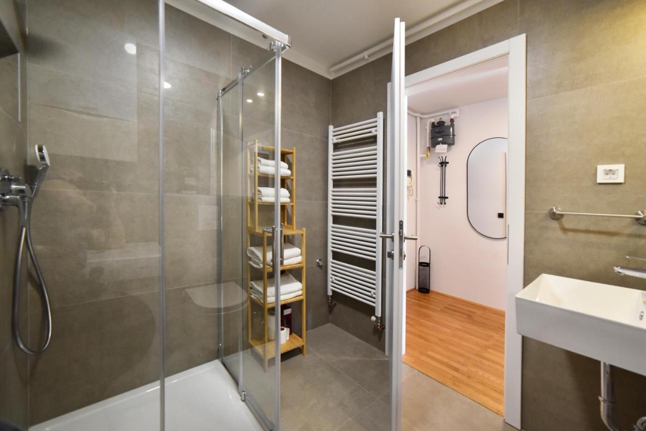 Lavir Apartment With Parking Zagreb Dış mekan fotoğraf