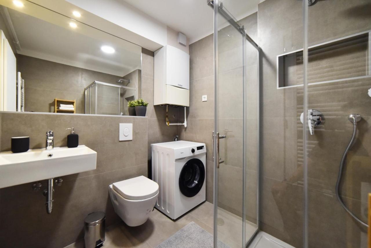 Lavir Apartment With Parking Zagreb Dış mekan fotoğraf