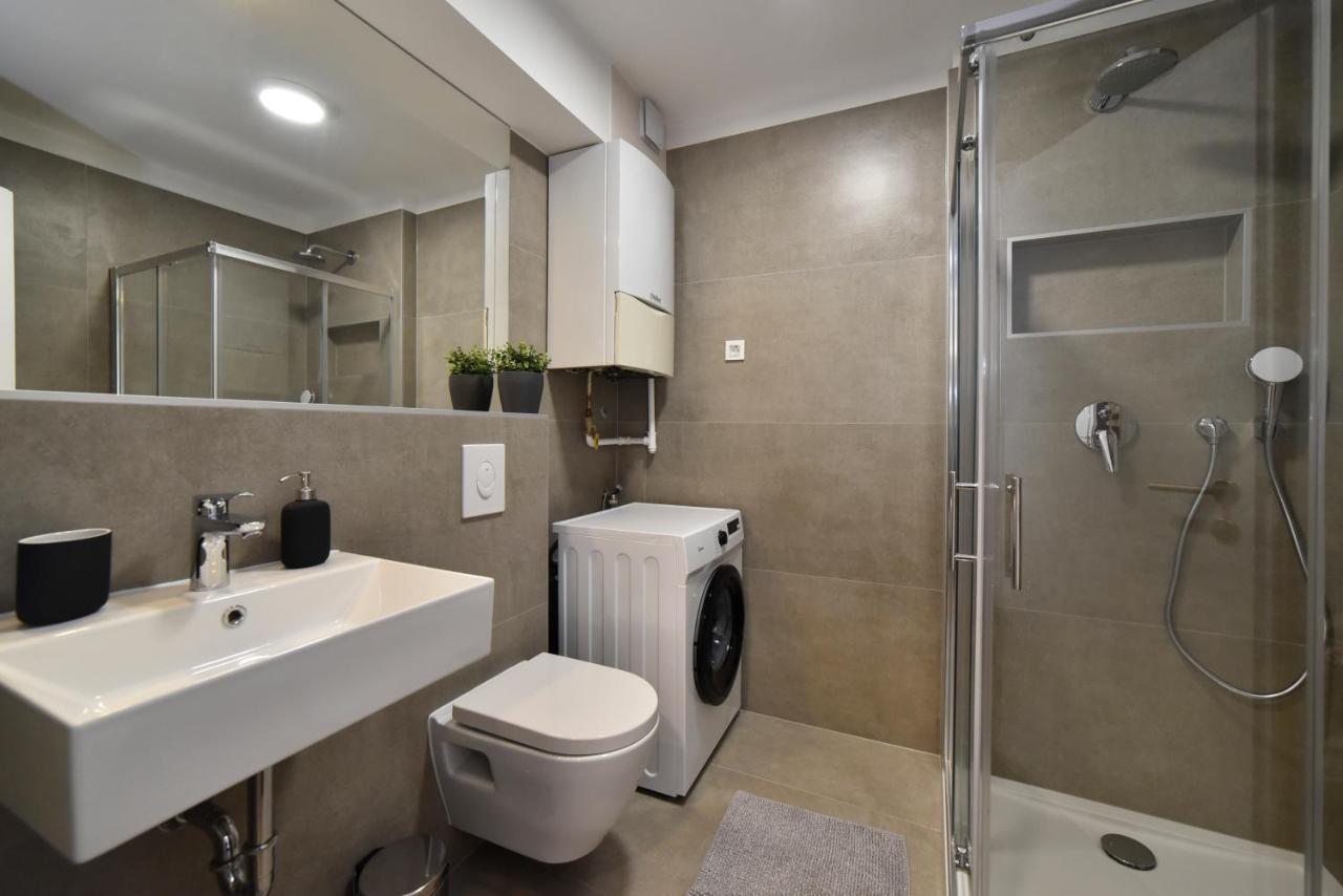 Lavir Apartment With Parking Zagreb Dış mekan fotoğraf