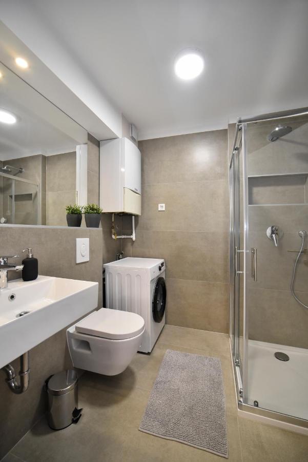 Lavir Apartment With Parking Zagreb Dış mekan fotoğraf