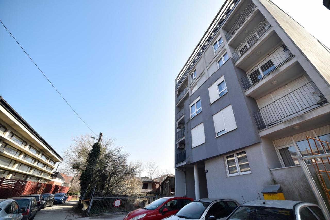 Lavir Apartment With Parking Zagreb Dış mekan fotoğraf
